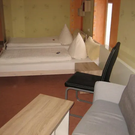 Schusters Lindenhof Konukevi 4*