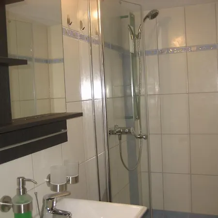 Konukevi Schusters Lindenhof 4*