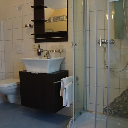 Konukevi Schusters Lindenhof 4*